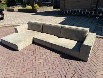 Stijlvolle Hoekbank - Comfortabel en Modern! beschikbaar voor biedingen