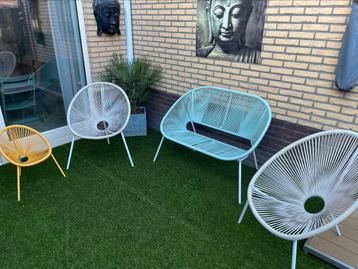 Mooie als nieuw 4 delige tuinset.  beschikbaar voor biedingen