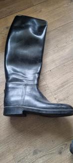 Paardrijlaarzen, Ophalen, Schoeisel