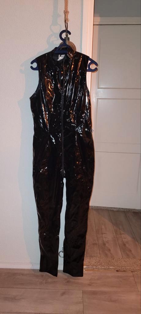 Lak catsuite maat L, Hobby en Vrije tijd, Kostuums, Theaterbenodigdheden en LARP, Zo goed als nieuw, Pak of Jurk, Verzenden