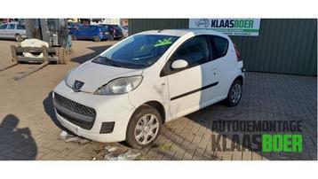 Koplamp links van een Peugeot 107 beschikbaar voor biedingen