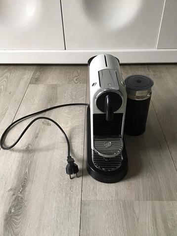 Magimix Nespresso met melkopschuimer M 195 Milk Tef. 11319 beschikbaar voor biedingen