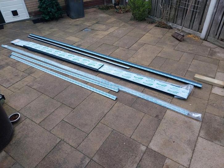 Diverse sponnigdelen keralit inclusief profielen., Doe-het-zelf en Verbouw, Platen en Panelen, Nieuw, Ophalen