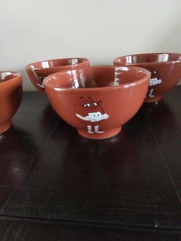 Kom - M&M - Bruin beschikbaar voor biedingen