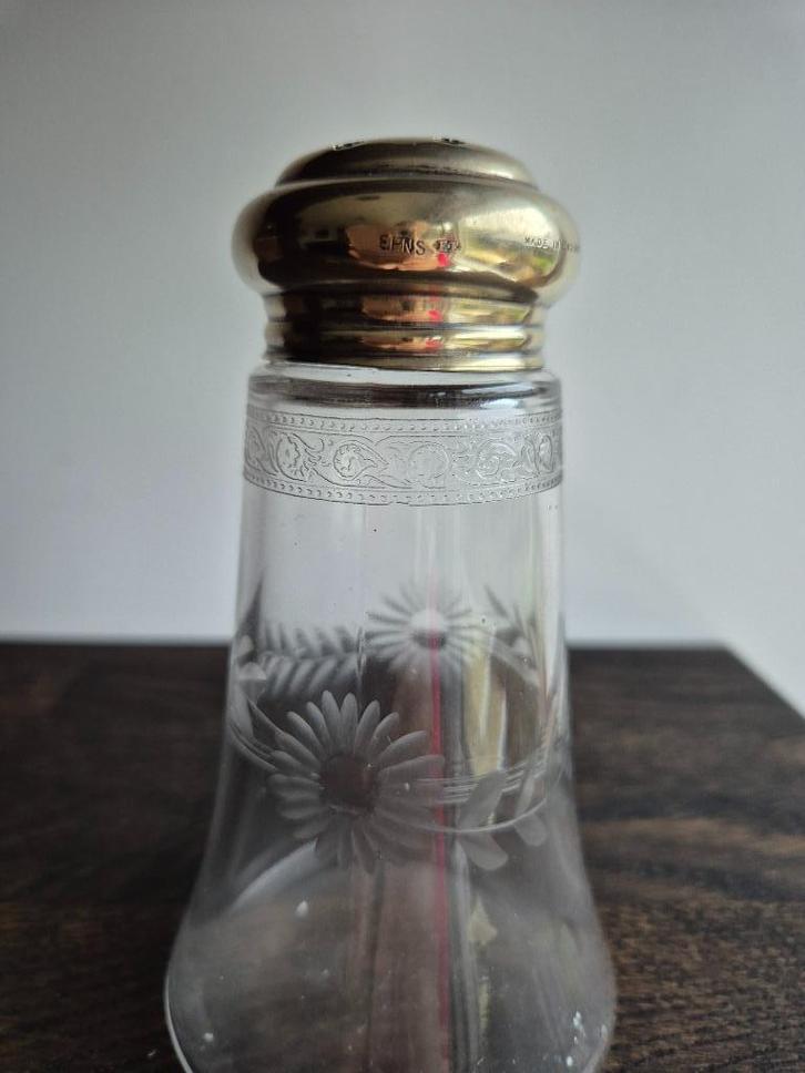Brocante glazen suiker strooier met verzilverde dop, Antiek en Kunst, Antiek | Glas en Kristal, Ophalen of Verzenden