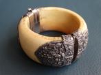 Opvallende, aparte armband met zilveren onderdelen, etnisch, Verzenden, Gebruikt, Geel, Zilver