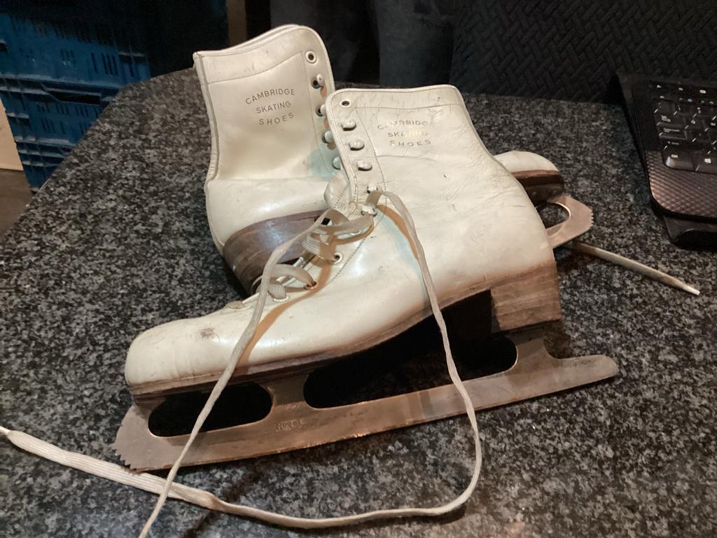 Kunstschaatsen Maat 42, Sport en Fitness, Schaatsen, Ophalen of Verzenden, Gebruikt, Kunstschaatsen