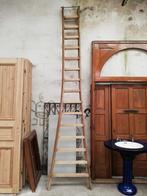 Vintage decoratieve dubbele oogst ladder 355 hoog, geloogd