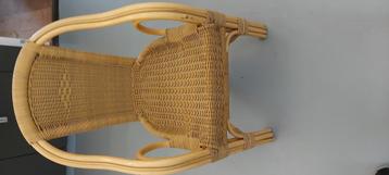 16 rieten stoelen. beschikbaar voor biedingen