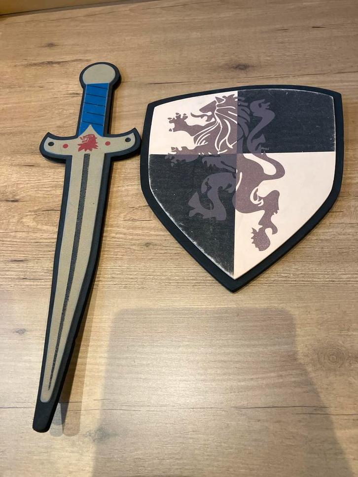 Foam Zwaard & Schild - Veilig Speelplezier!, Kinderen en Baby's, Carnavalskleding en Verkleedspullen, Zo goed als nieuw, Jongen of Meisje