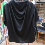 Blouse zwart gedrapeerd satijnglans Oscar collection mt 40, Maat 38/40 (M), Zwart, Ophalen of Verzenden, Zo goed als nieuw
