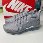 Nike Air Vapormax Plus - Maat 42’5 - Cool Grey - Sneakers, Kleding | Heren, Schoenen, Overige kleuren, Nike Air, Nieuw, Ophalen of Verzenden
