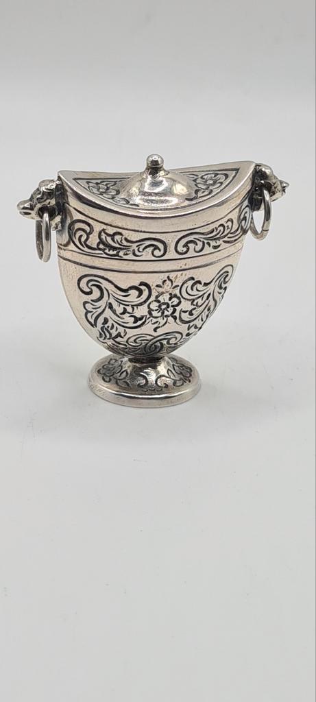 pomander/lodereindoosje 835, Antiek en Kunst, Antiek | Goud en Zilver, Zilver, Ophalen of Verzenden