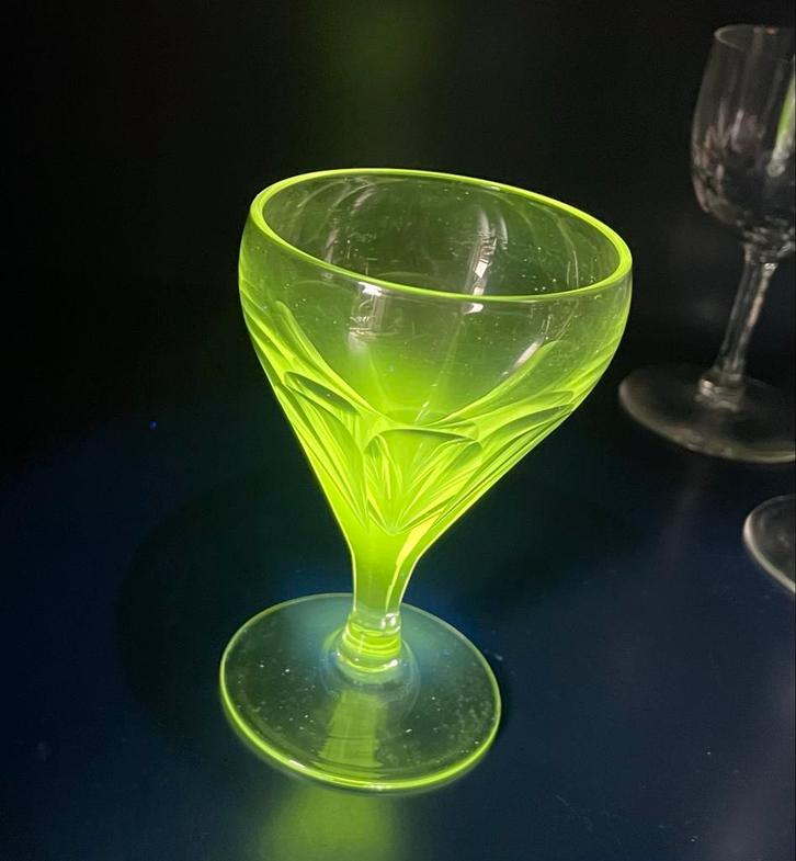 mangaanglas Borrelglaasjes - Vintage & Antiek, Antiek en Kunst, Antiek | Glas en Kristal, Ophalen of Verzenden