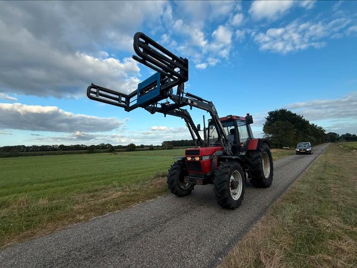 Case international 1056XL 40km!  Met voorlader+aanbouwdelen, Zakelijke goederen, Agrarisch | Tractoren, 5000 tot 7500, Case IH