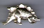Dinosaurus zilverkleurig PIN ( BLAD2_279 ), Verzamelen, Speldjes, Pins en Buttons, Transport, Gebruikt, Speldje of Pin, Verzenden