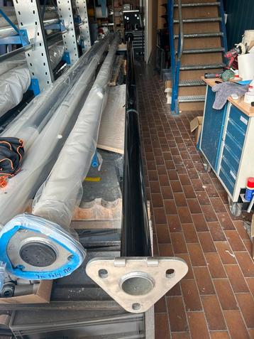 Zgna 580 cm zwart aluminium vlaggenmast met kantelvoet beschikbaar voor biedingen
