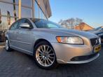 Volvo S40 2.4i Edition II | Automaat | Leer | Navi | Cruise, Auto's, Parkeersensor, Zwart, 700 kg, 2435 cc