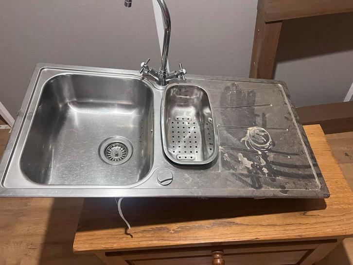 Dubbele RVS spoelbak met kraan, Huis en Inrichting, Keuken | Keukenelementen, Gebruikt, Minder dan 100 cm, 100 tot 150 cm, 50 tot 75 cm