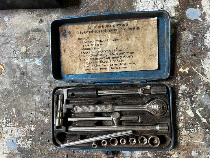 Duitse 17-delige dopsleutelset in metalen kist, Doe-het-zelf en Verbouw, Gereedschap | Handgereedschap, Gebruikt, Ophalen