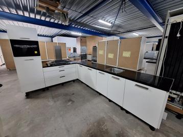 Complete keuken Compleet met APP 120Keukens op voorraad 2739 beschikbaar voor biedingen