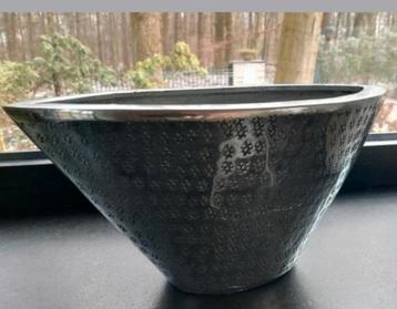 Metalen Bloempot / Plantenbak - Stijlvol Design beschikbaar voor biedingen