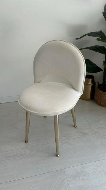 Stoel voor make up tafel Zithoogte 43 cm. 