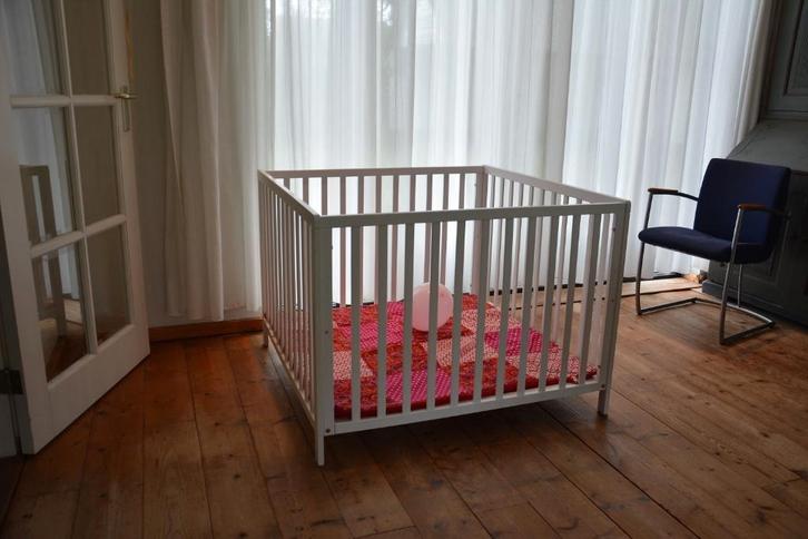 Ruime box van merk Troll, Kinderen en Baby's, Boxen, Gebruikt, Vierkant, In hoogte verstelbaar, Ophalen