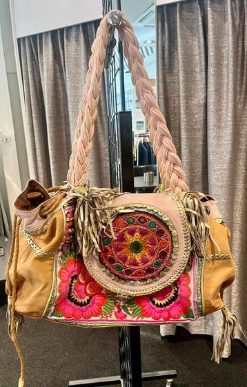 Schoudertas Ibiza vintage  leder patchwork beschikbaar voor biedingen