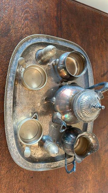 verzilverd theeservies beschikbaar voor biedingen