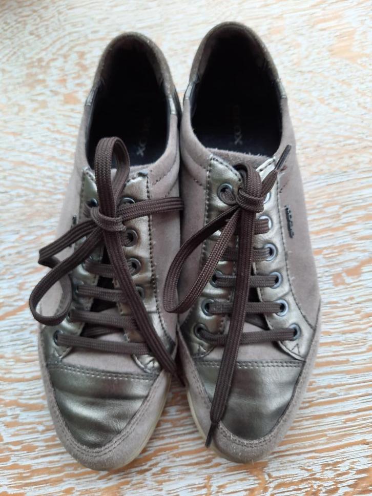 Comfortabele sneakers GEOX - 39, Kleding | Dames, Schoenen, Zo goed als nieuw, Sneakers of Gympen, Overige kleuren, Ophalen of Verzenden