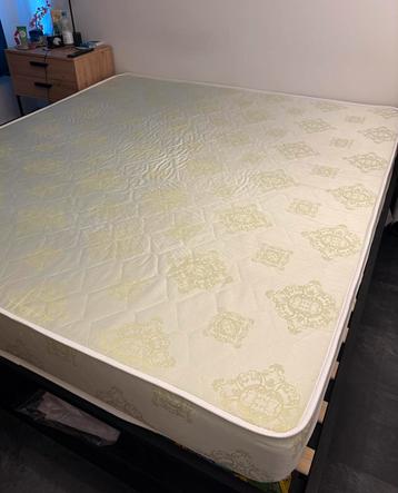 Matras 180x200 beschikbaar voor biedingen