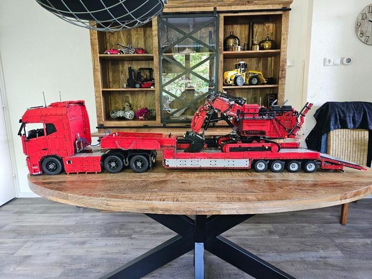 modelbouw truck met oplegger en graafmachine, Hobby en Vrije tijd, Modelbouw | Auto's en Voertuigen, Zo goed als nieuw, Truck