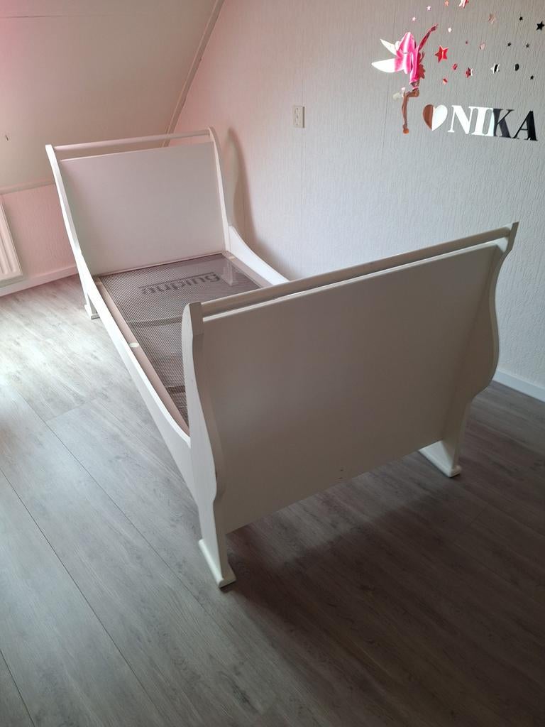 Kinderbed 200x90 met lattenbodem en matrasbeschermer, 85 tot 100 cm, Gebruikt, 180 cm of meer, Ophalen