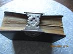 antieke bijbel  met zilveren slort 1884 .., Ophalen of Verzenden