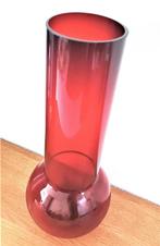 Glazen vintage vaas (Ikea anno 2000) design in het rood 48cm, Huis en Inrichting, Woonaccessoires | Vazen, Gebruikt, Ophalen of Verzenden