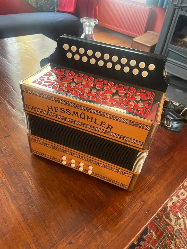 Hessmuhler  trekzak   Als nieuw.!, Muziek en Instrumenten, Accordeons, Zo goed als nieuw, Knopaccordeon, Overige formaten, Overige merken