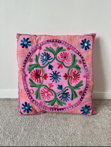 Roze spiegeltjes kussen, 37,5x40,5cm. Boho bohemian ibiza beschikbaar voor biedingen
