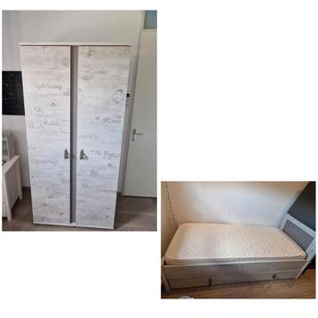 slaapkamer  bed en kast 