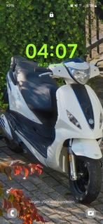 piaggo new fly, Fietsen en Brommers, Scooters | Piaggio, Ophalen, Gebruikt, Benzine, Fly