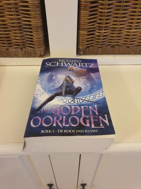Richard Schwartz - De Roos van Illian, Boeken, Fantasy, Zo goed als nieuw, Ophalen of Verzenden