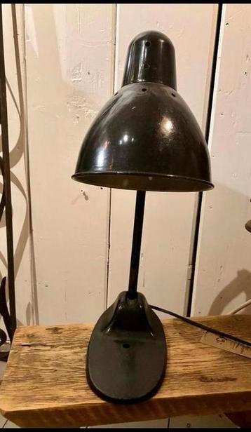 Industriële Bauhaus Bureaulamp 1948 beschikbaar voor biedingen