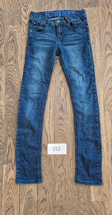 Diverse spijkerbroeken maat 152 beschikbaar voor biedingen