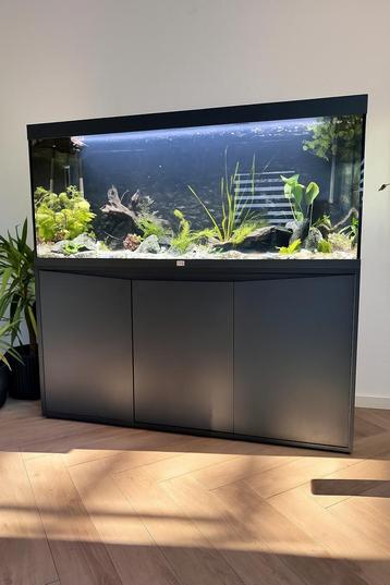 Aquarium aqualantis met werkend visbestand beschikbaar voor biedingen
