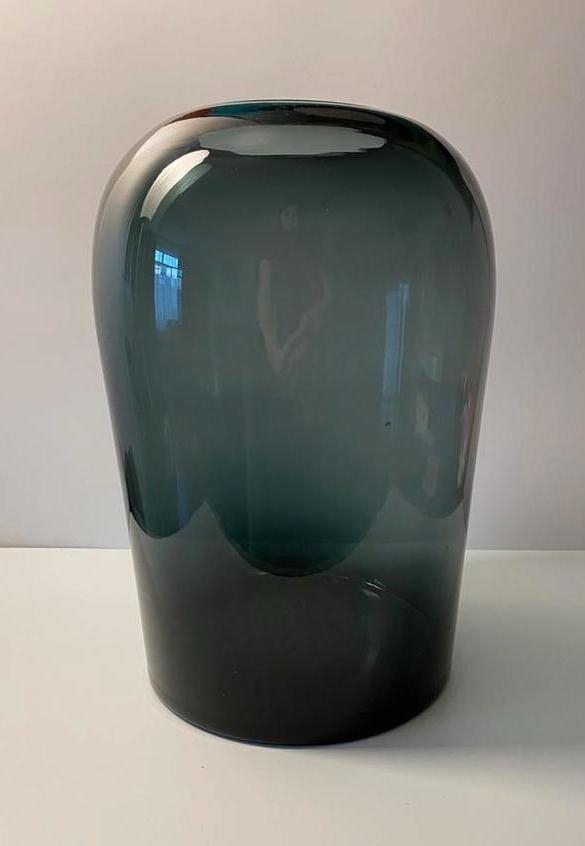 Gave grote glazen vaas, Huis en Inrichting, Woonaccessoires | Vazen, Nieuw, Zwart, Minder dan 50 cm, Glas, Ophalen of Verzenden