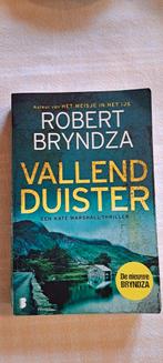 Robert Bryndza - Vallend duister, Boeken, Europa overig, Robert Bryndza, Ophalen of Verzenden, Zo goed als nieuw