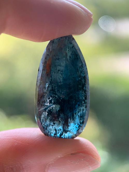 Kyaniet edelsteen druppel, Sieraden, Tassen en Uiterlijk, Edelstenen, Zo goed als nieuw, Verzenden