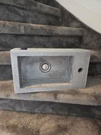 Betonnen Wastafel - Uniek Design, Huis en Inrichting, Badkamer | Badkamermeubels, Minder dan 50 cm, Ophalen of Verzenden, Zo goed als nieuw