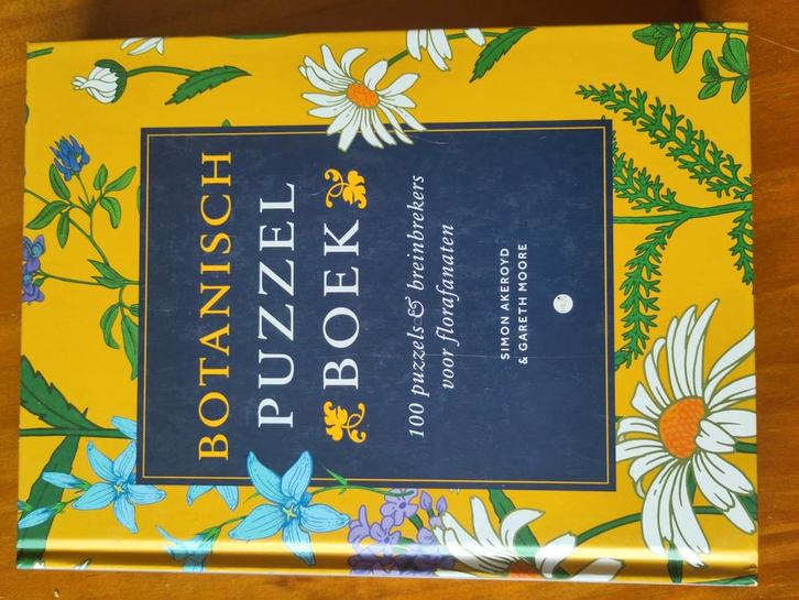 Simon Akeroyd - Botanisch puzzelboek, Boeken, Hobby en Vrije tijd, Zo goed als nieuw, Overige onderwerpen, Ophalen of Verzenden