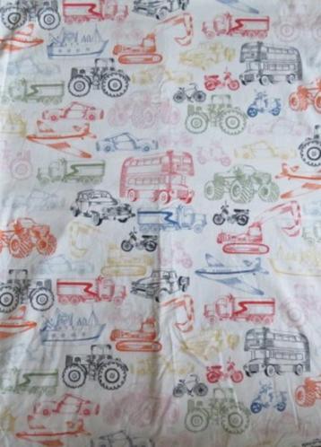 Vintage lap stof wit met allerlei vervoermiddelen kinderstof beschikbaar voor biedingen